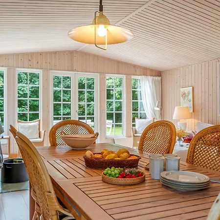 Tineke - 200m From The Sea By Interhome *